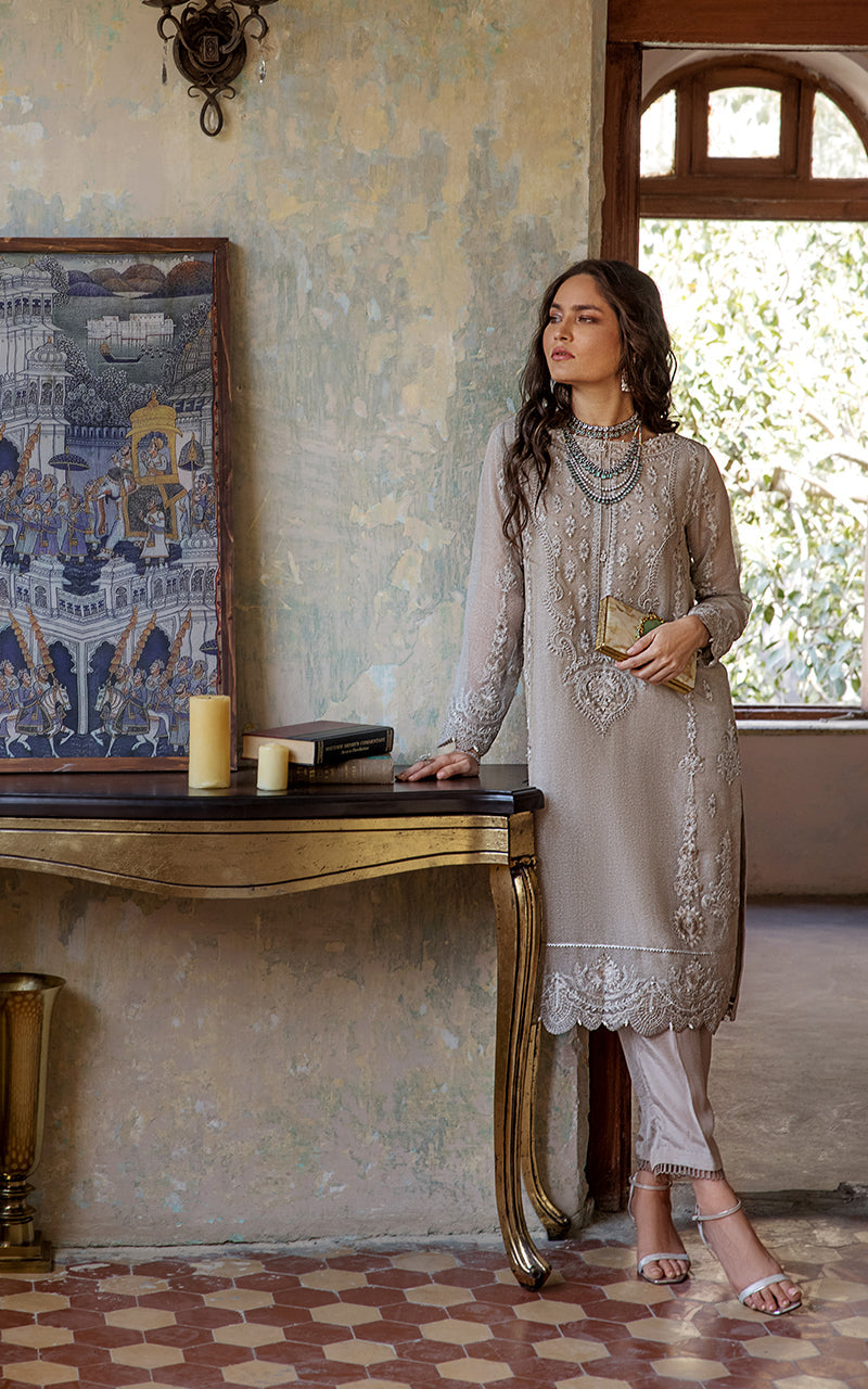 Threads & Motifz Ready To Wear Luxury Prets 2022