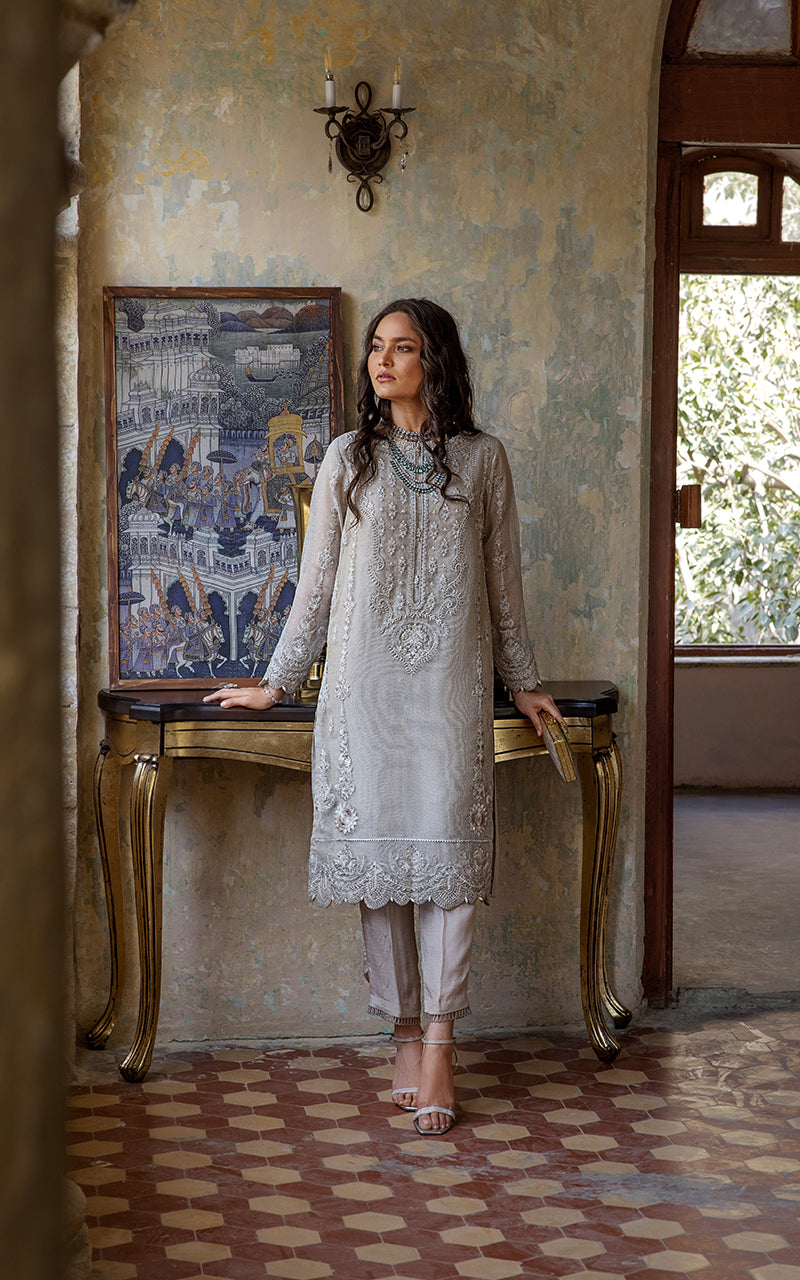 Threads & Motifz Ready To Wear Luxury Prets 2022